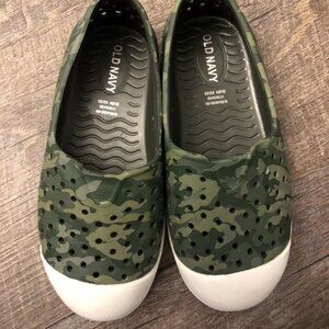 Old Navy Unisex Toddler Perforated Camo Lightweight Slip-On Shoes Green Size 10